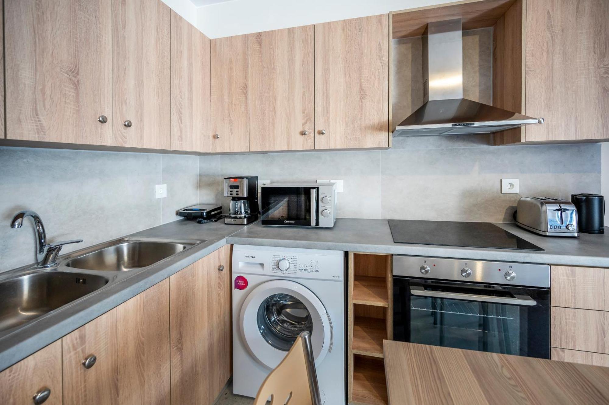 1 Bedroom Koshomes1 *